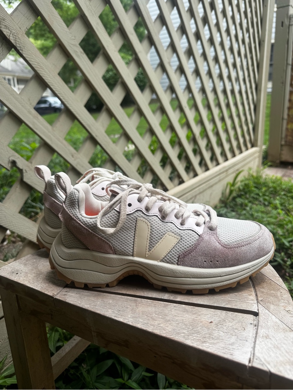 Veja Women’s Venturi Sneakers | W9